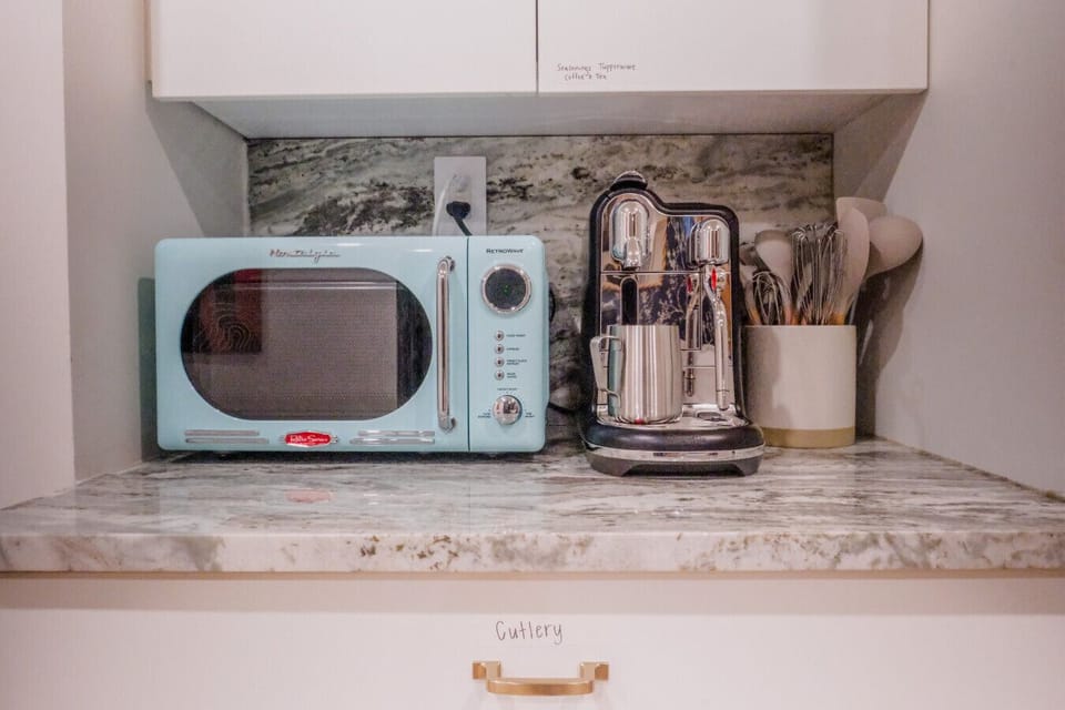 Kitchen Appliance - Nespresso Coffee Maker