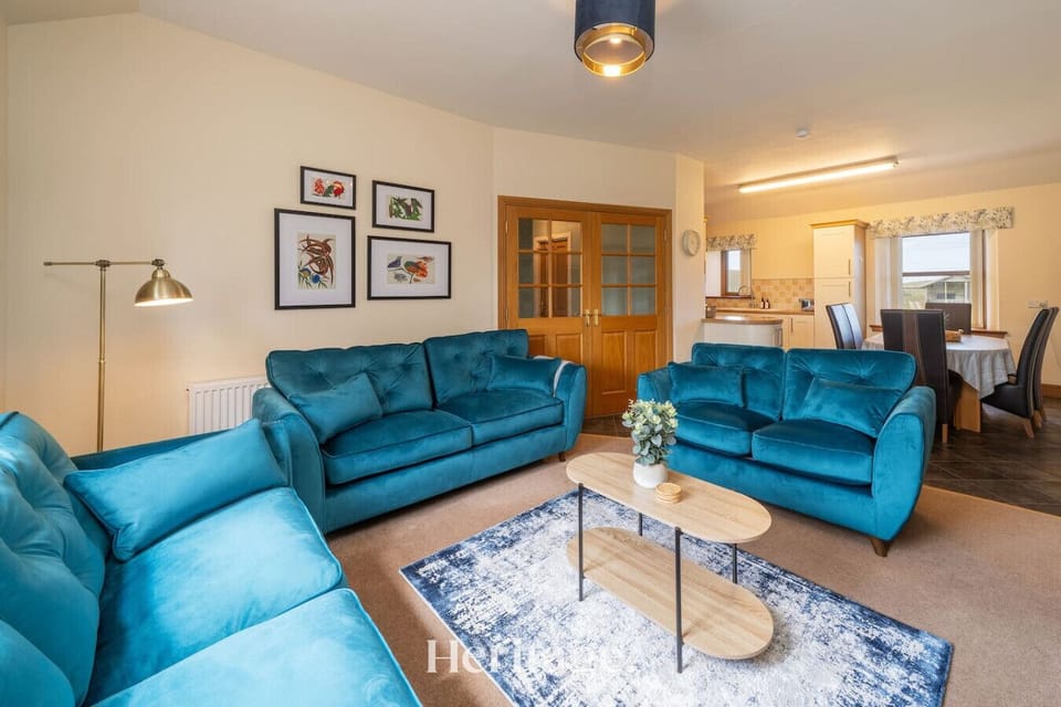 Lounge and dinning room, open plan to the kitchen