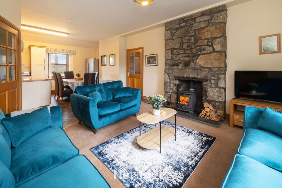 Lounge and dining room