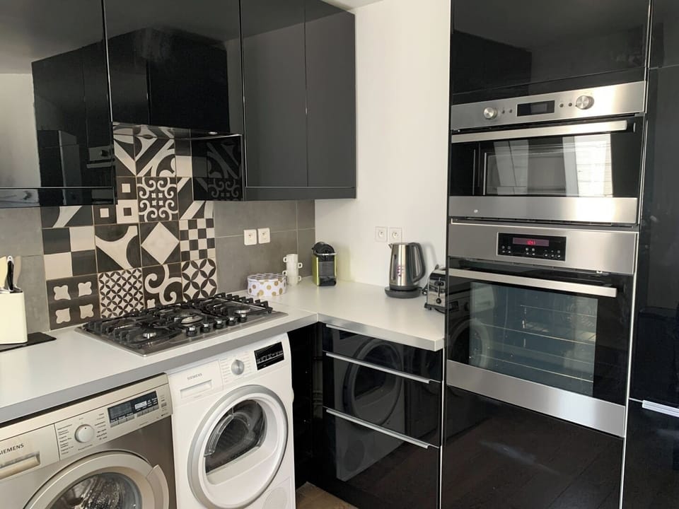 The kitchen is fully equipped to prepare a simple meal