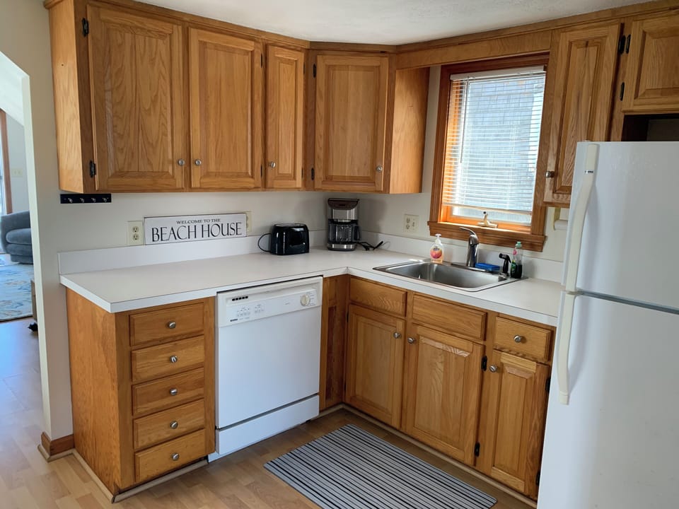 Kitchen with dishwasher