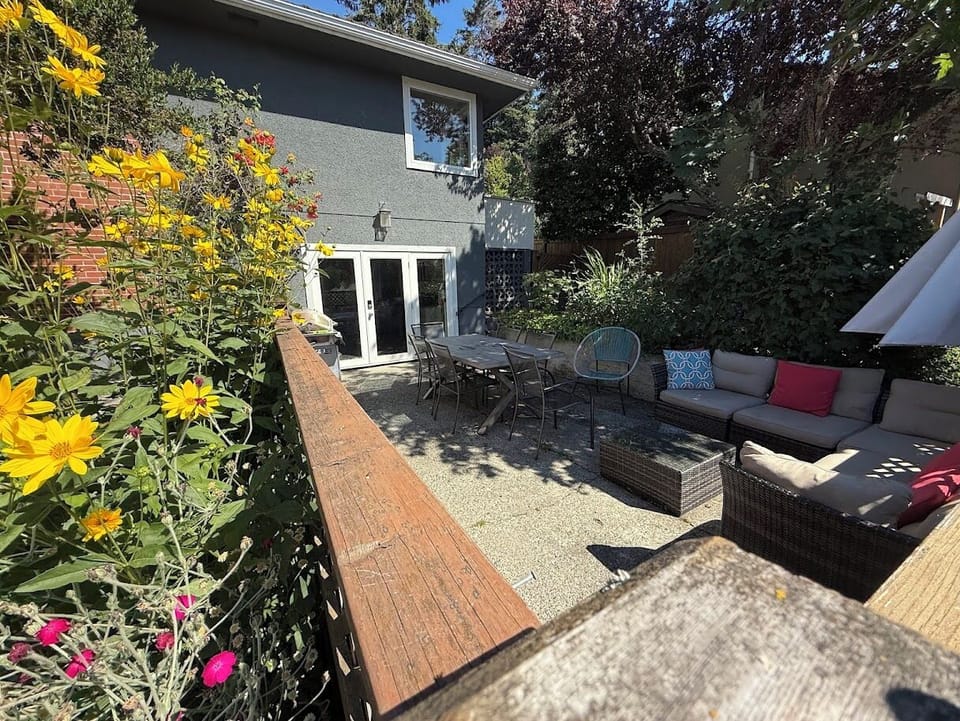 Entrance to Parkside Family Apartment @ Horner Park.