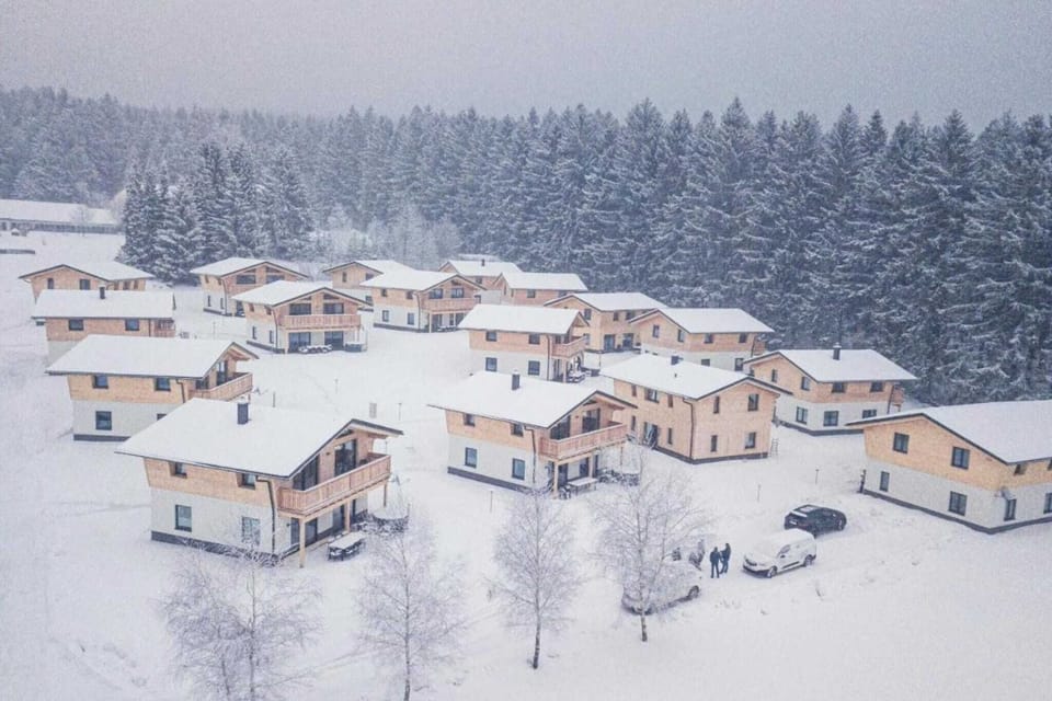 Region [winter] (>5 km)