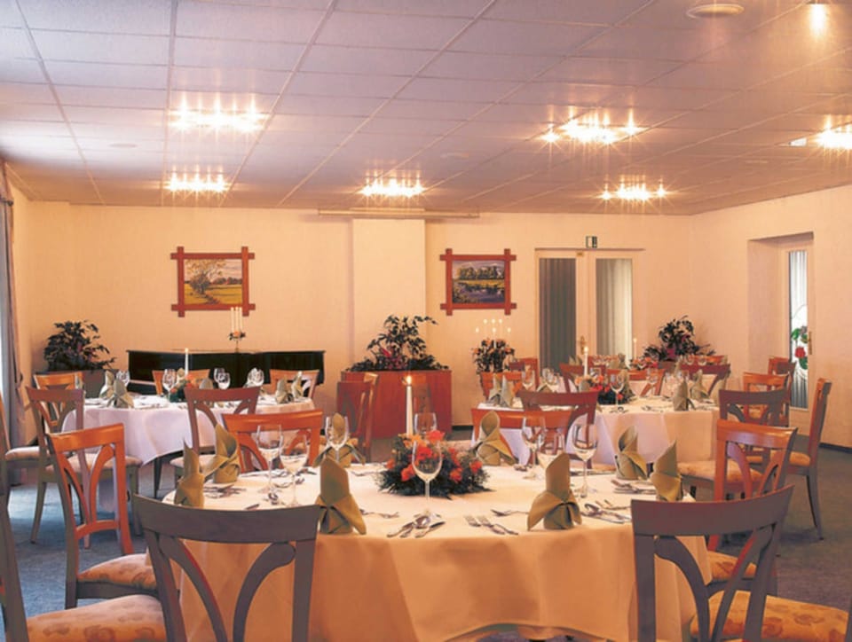 Banquet hall