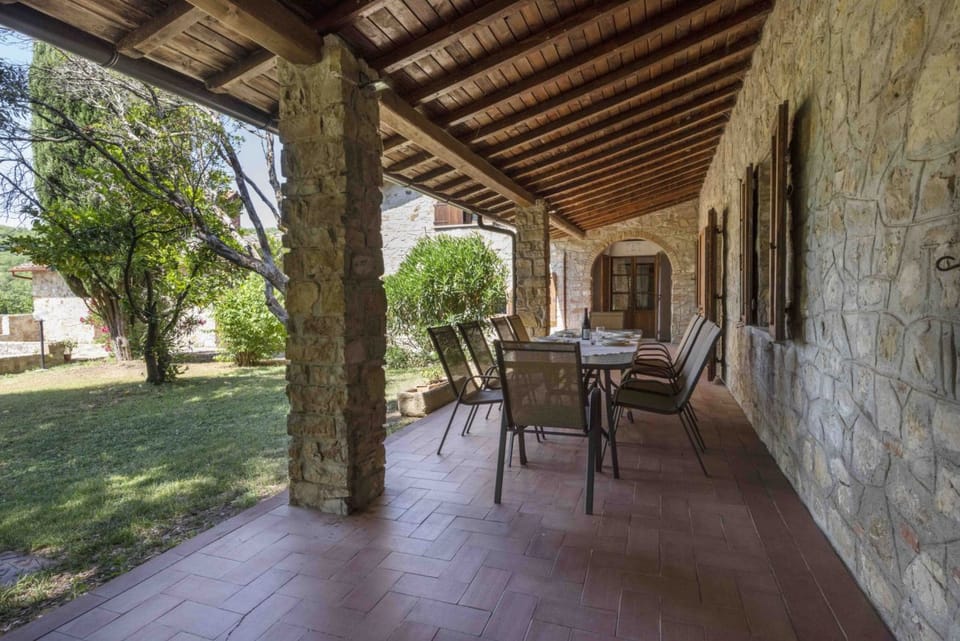 Villa Tre Laghi by MMega Villa in Tuscany