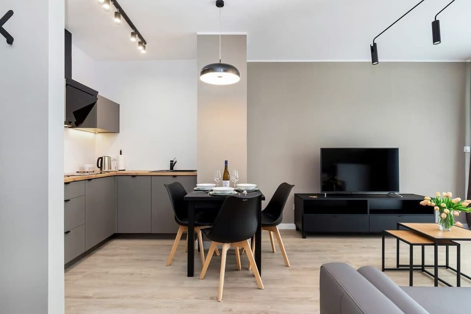 Stylish living room with coffe table. 