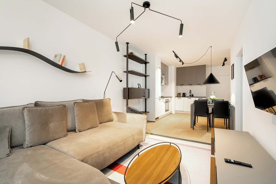 Spacious living room with full equipment. 