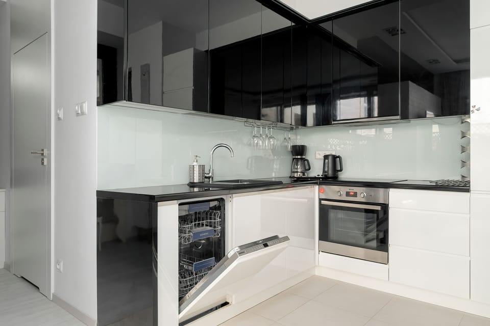 Fully equipped kitchenette.