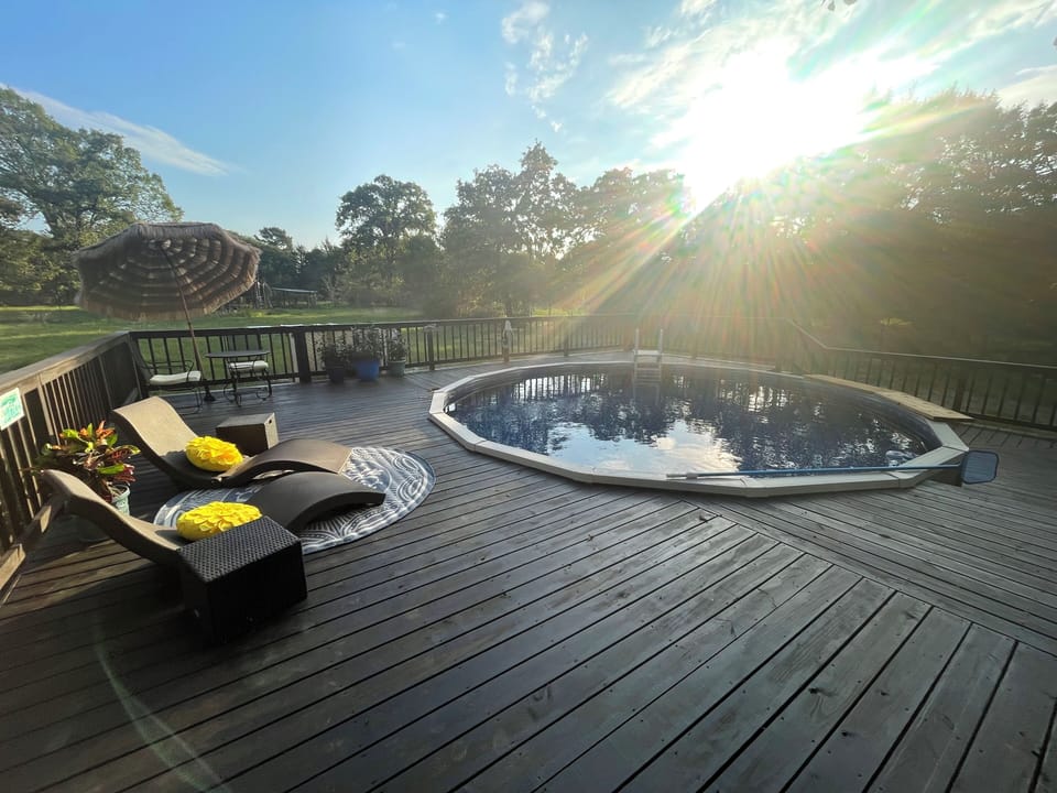 Watching the sunrise out on the pool deck is a great way to start the day!