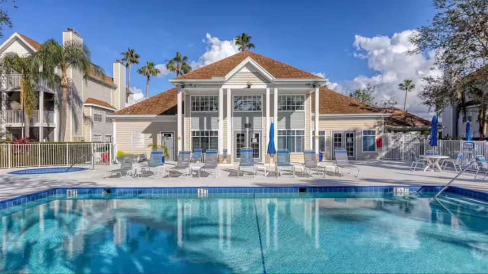 Heated pool, hot tub and clubhouse/fitness area