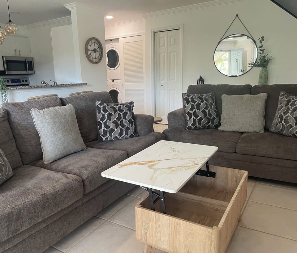 Lift top coffee table with storage, great for home office