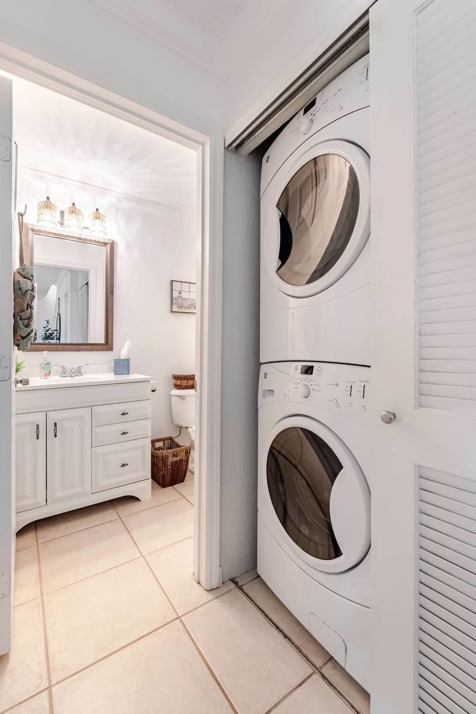 First floor half bath, washer/dryer