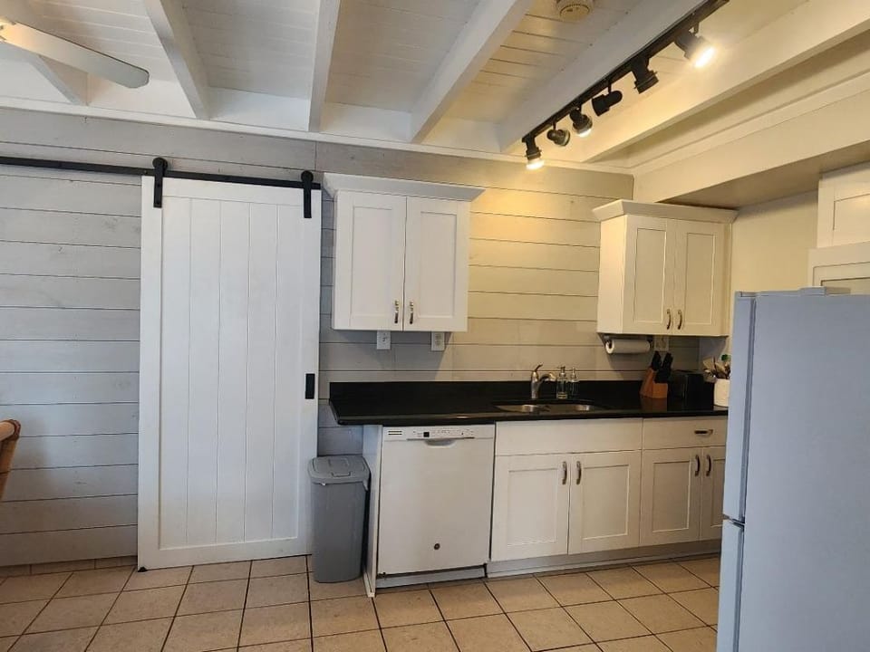 Fully appointed kitchen