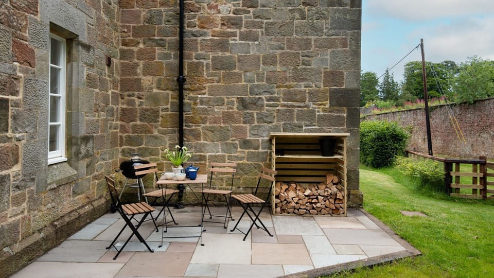 Gardener's Cottage, Twizell Estate - seating on the patio