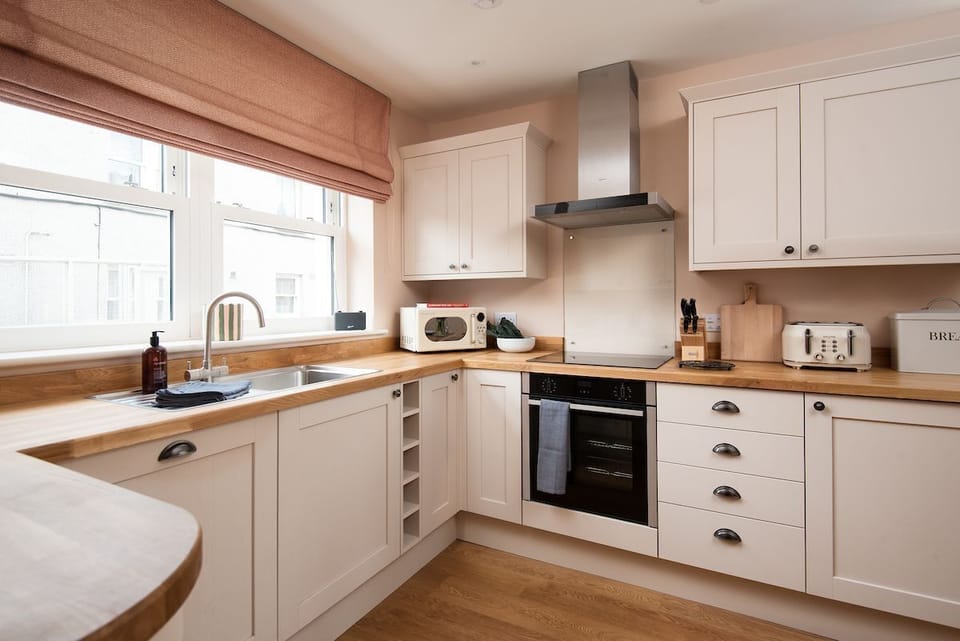 Wall Cottage - the kitchen