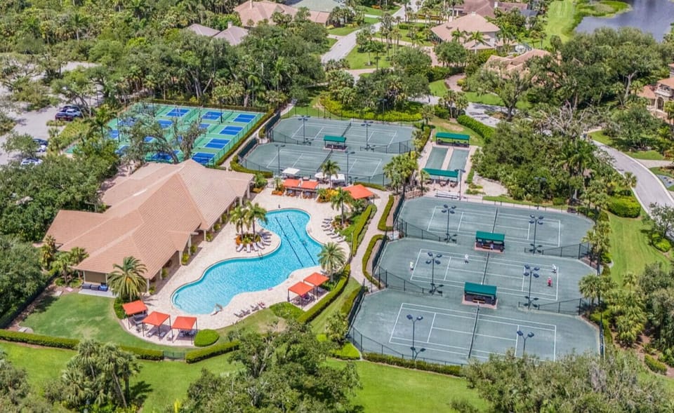 Verandah Clubhouse, pool, bocci, pickleball and tennis