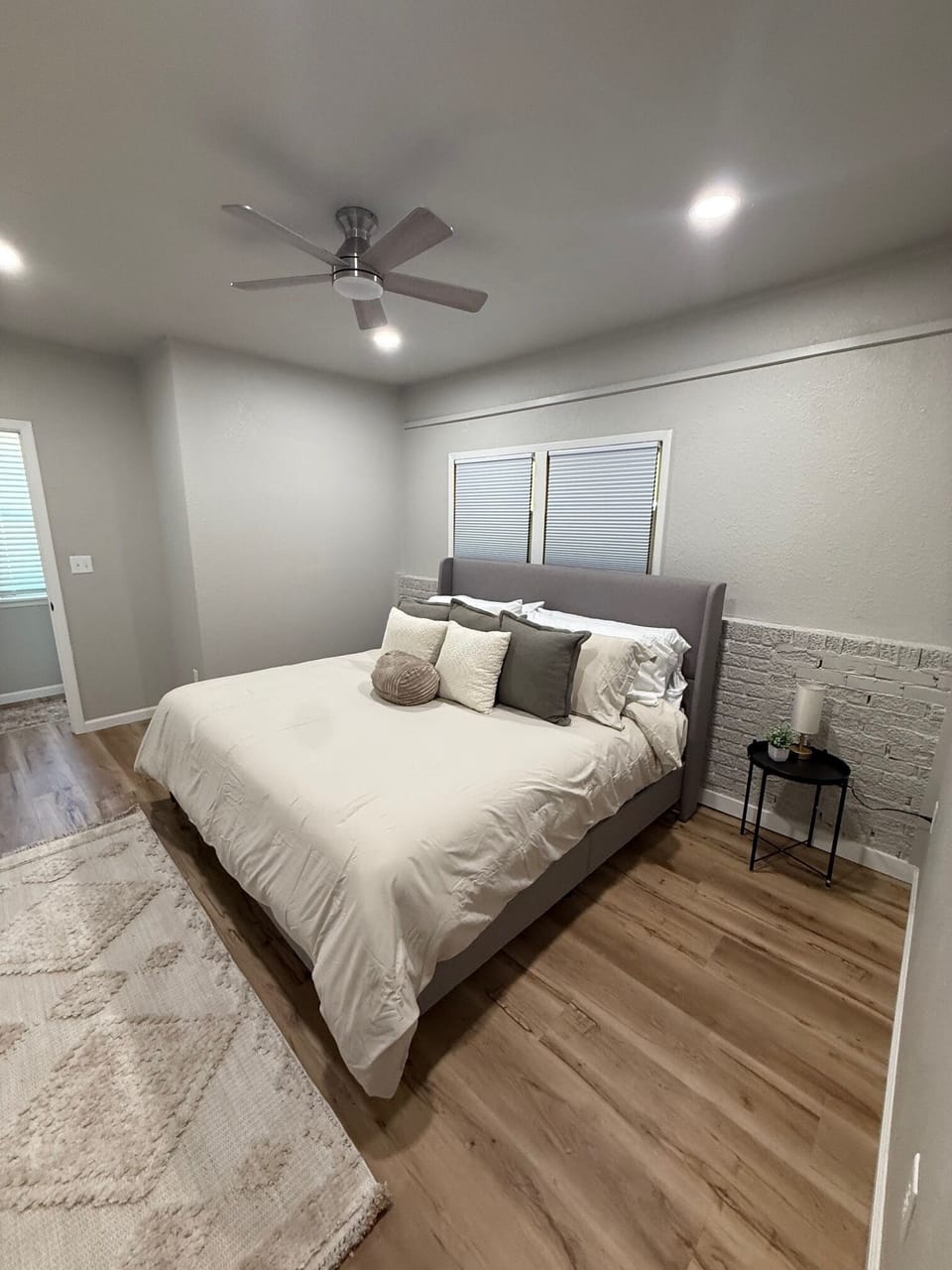 Bedroom - 1 King Bed