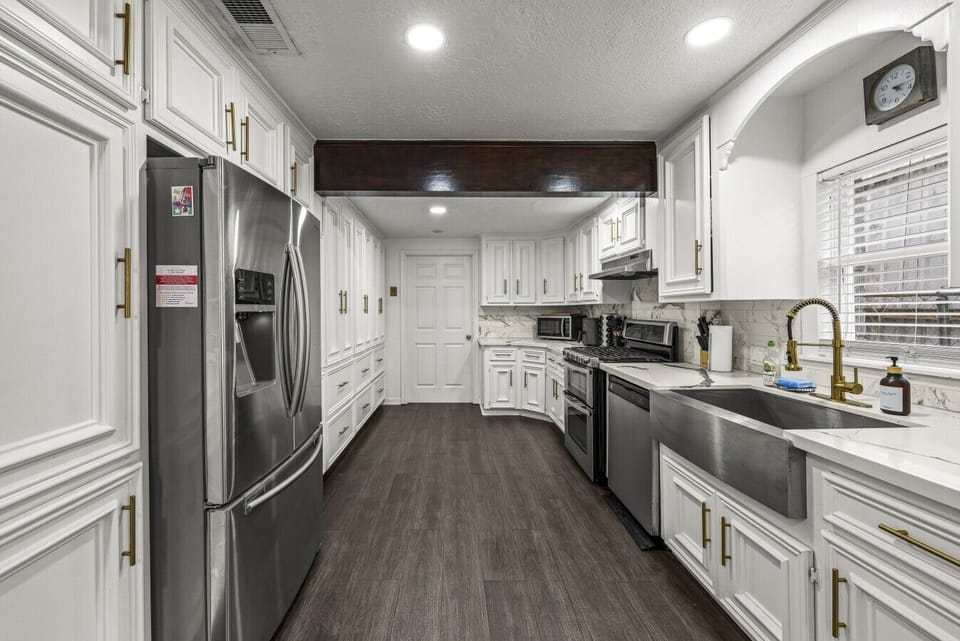A fully equipped galley kitchen. Bring your groceries and actually use it.