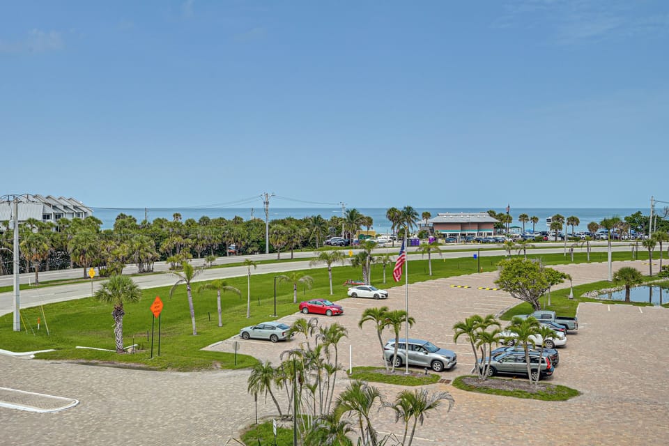 Parking | Community Parking Lot (First-Come, First-Served)