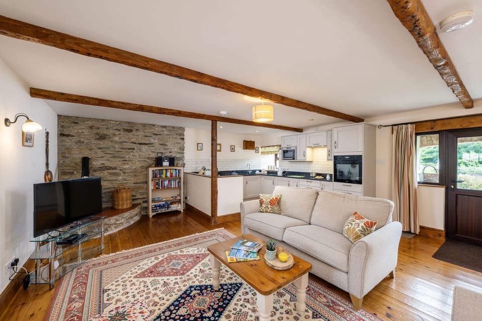 Wheal Kitty Lounge and Kitchen area