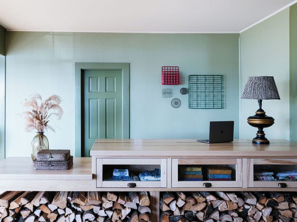 Settle in at the welcoming desk and plan today’s adventure.
