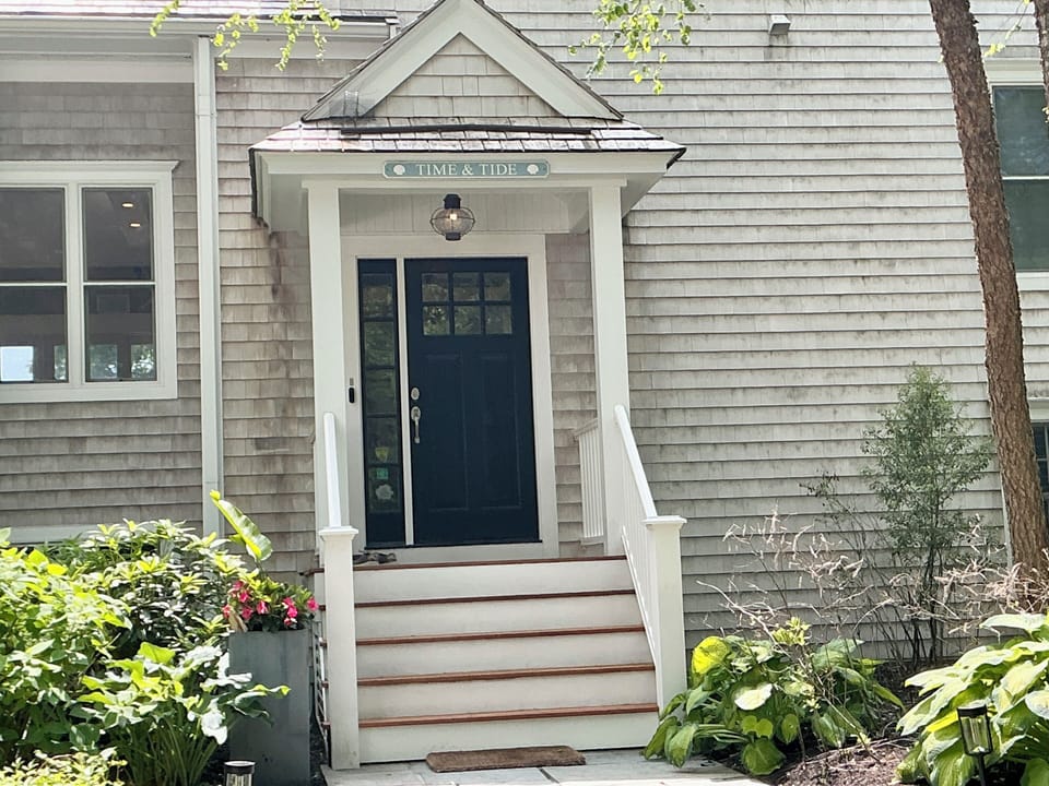 Entryway-Welcome to Tide & True