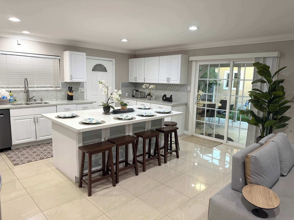 Full kitchen with all the cooking utensils 