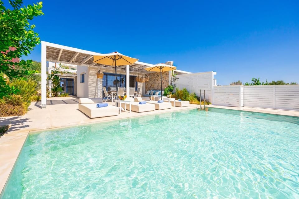 Beautiful villa with private pool and terrace with sea views