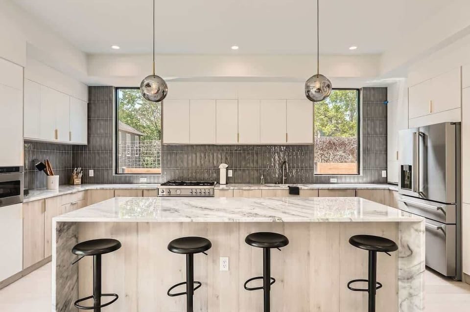 An inviting kitchen ready for all your culinary adventures.