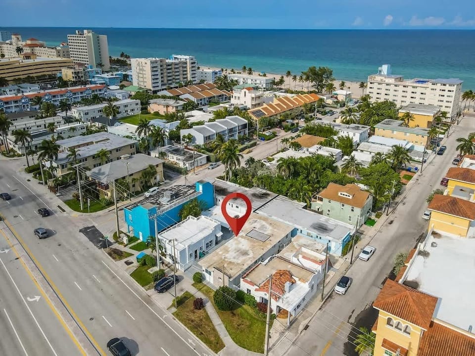 Steps from the sand 🏖️ This South Florida vacation rental is perfectly located near the beach and city life—ideal for families, groups, or long-term stays.