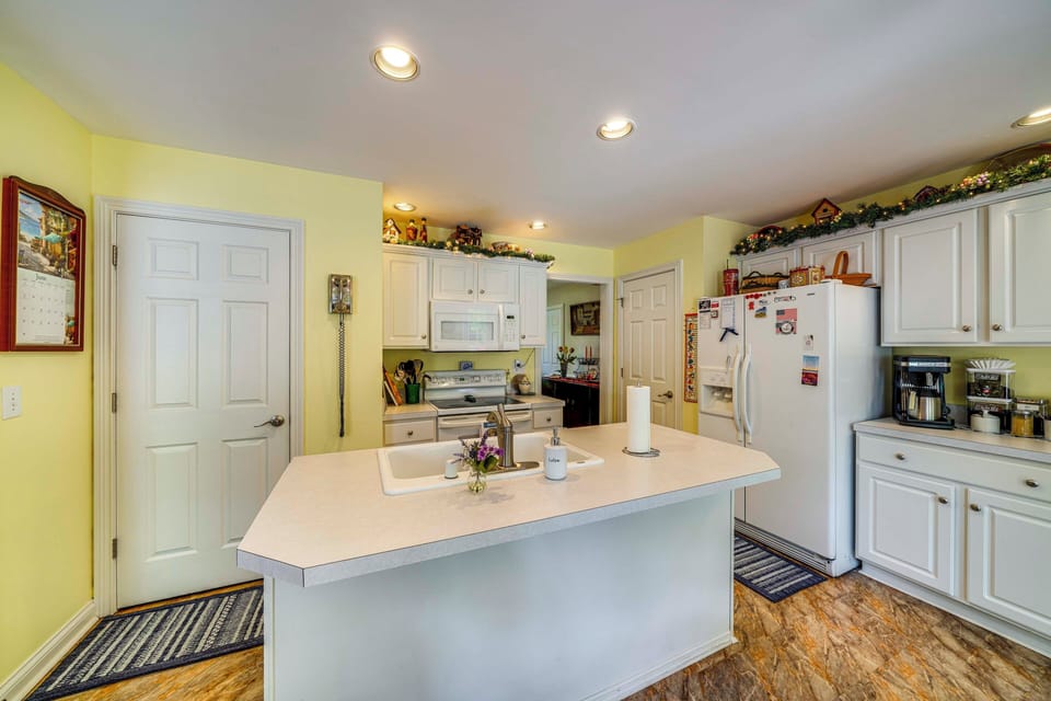 Kitchen | Blender | Dining Table | Spices | 1st Floor