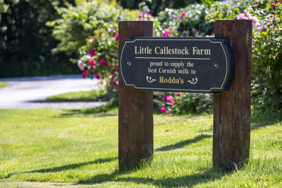 Callestock Courtyard farm sign