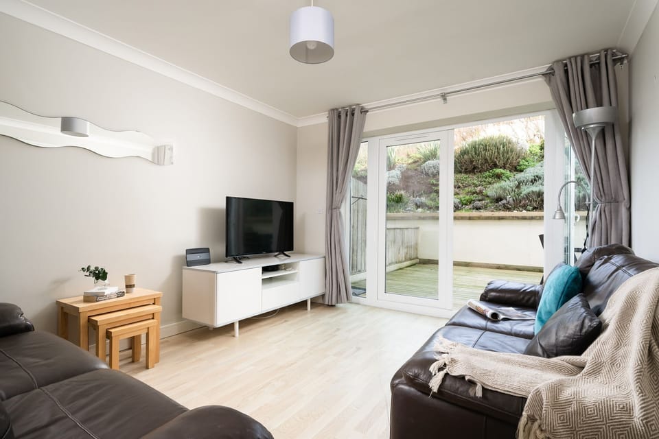 11 Waves, Watergate Bay, Cornwall, self catering with Beach Retreats.