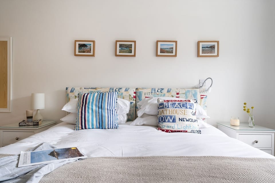 Bedroom at 20 Waves, Watergate Bay, self catering with Beach Retreats.