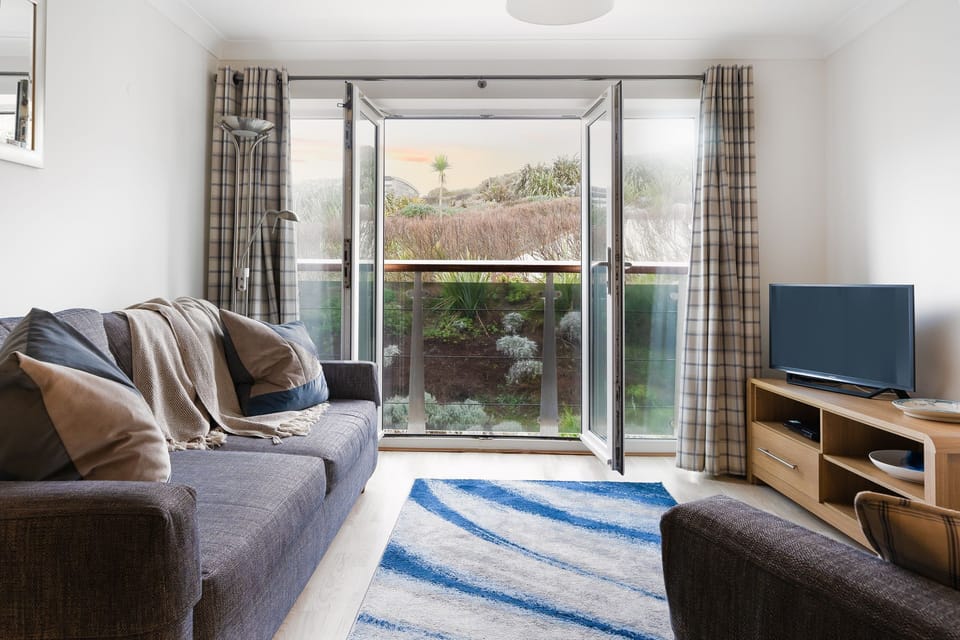 Living room at 20 Waves, Watergate Bay, self catering with Beach Retreats.