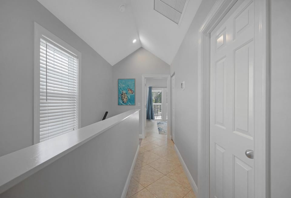 Hallway upstairs 