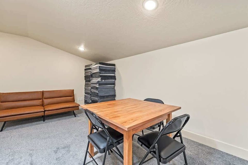 Bonus Room, trifold mats, great for teams