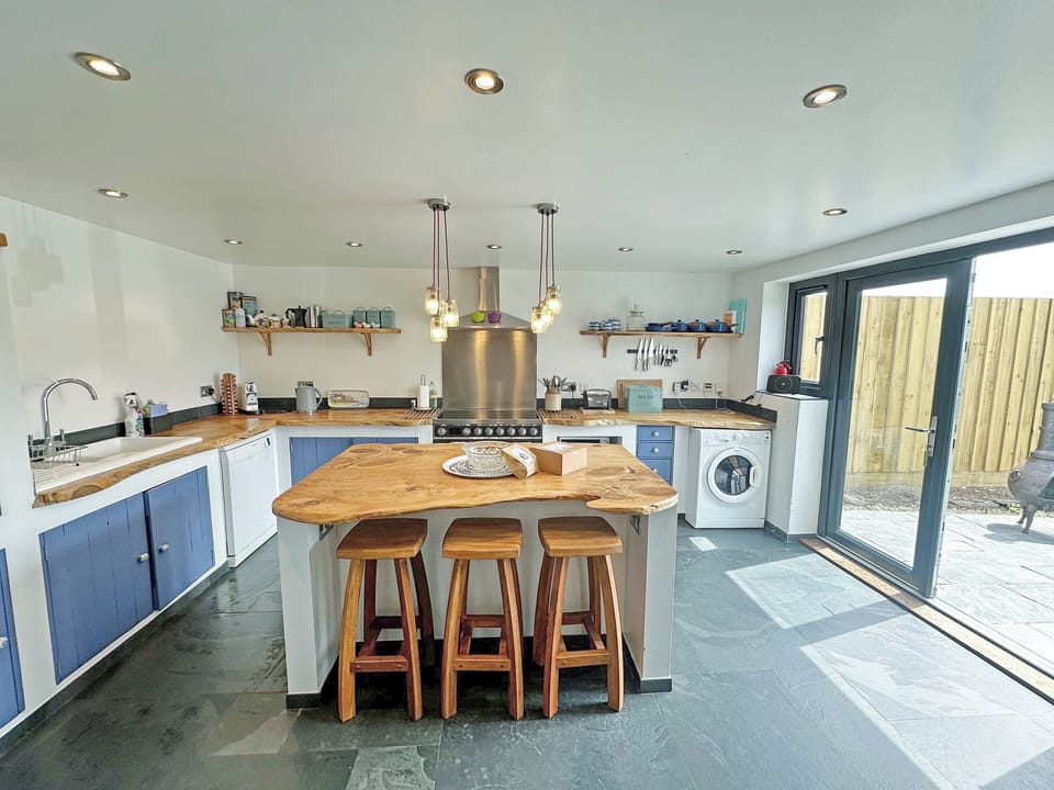 Kitchen | The Saltings, Egloshayle, near Wadebridge
