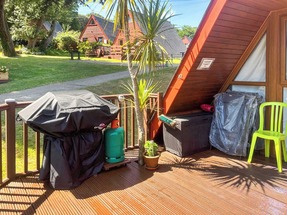 Terrace | Chalet 47 By The Sea, Kingsdown, Deal