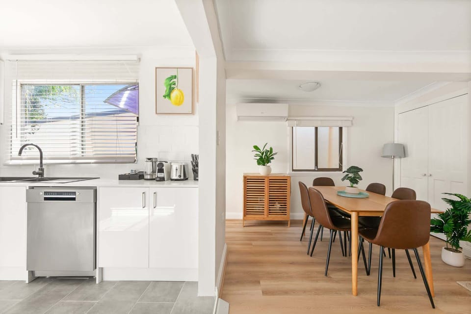 Kitchen/Dining Area
