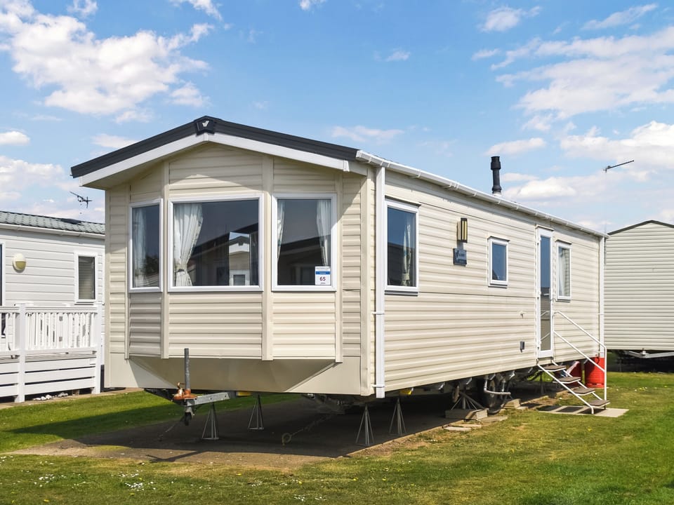 Exterior | Kee Holiday Home, Scratby