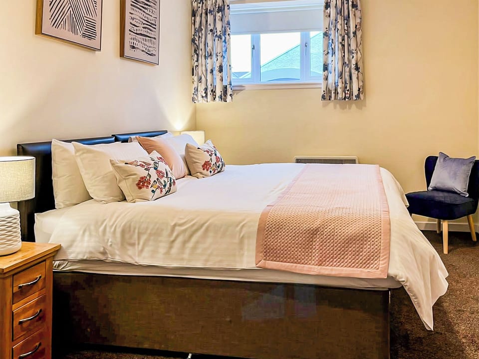 Double bedroom | Gairsay - Shaalder Apartments, Kirkwall
