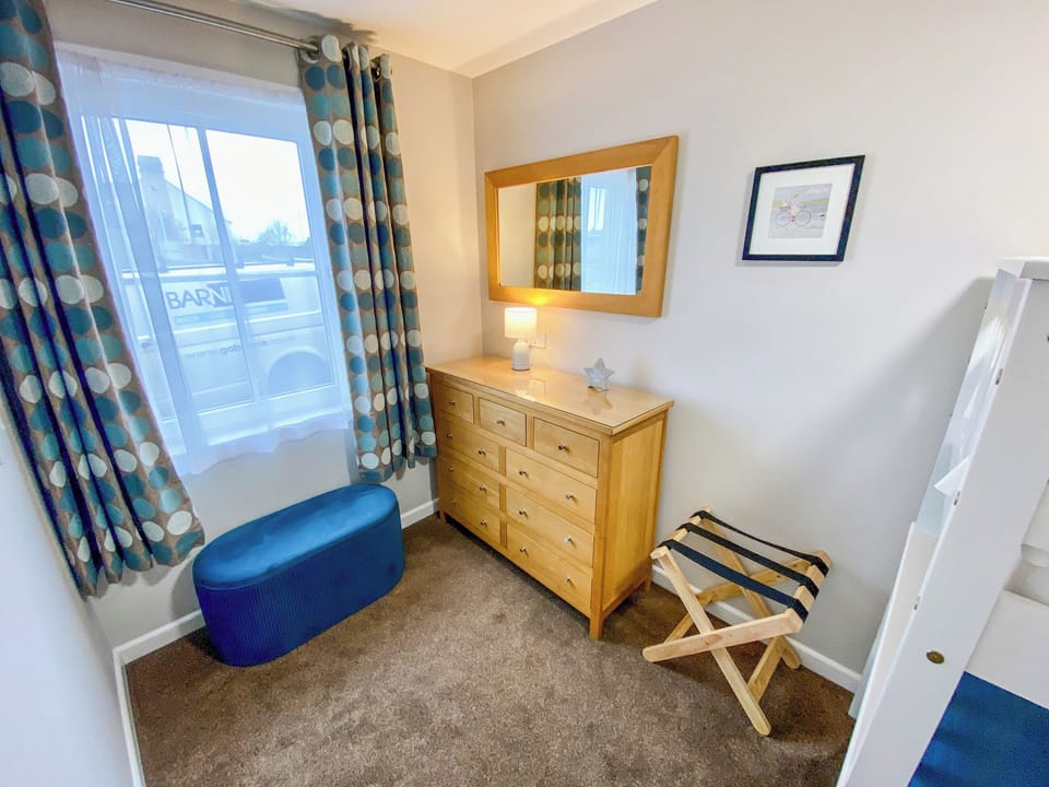 Bunk bedroom | Broad Holidays - Townhouse - Broad Street Gardens Apartments, All Orkney Islands