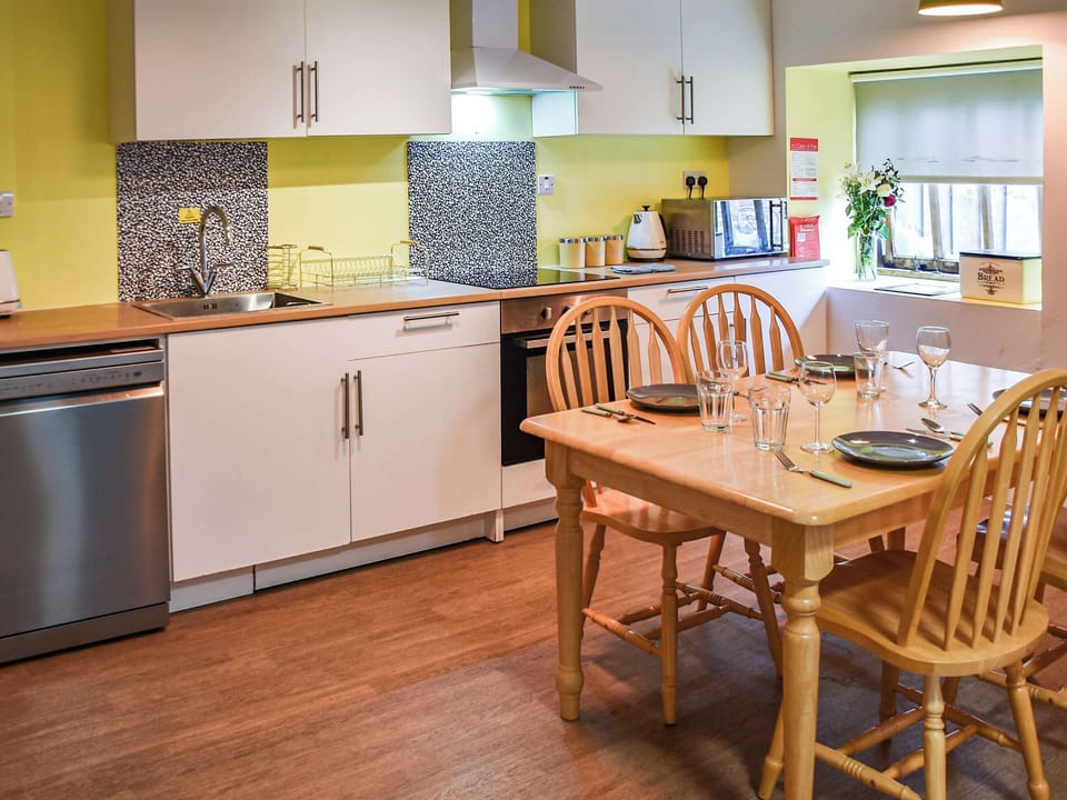 Kitchen/diner | The Pool House - Waterloo Place, Tibenham