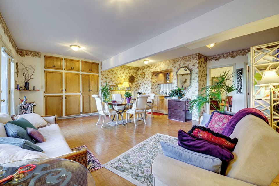 Living Area | Board Games | Books | Water Views