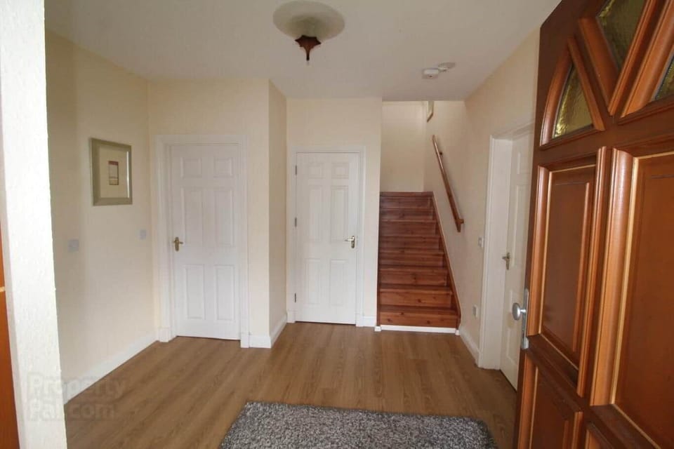 05 Entrance Hallway