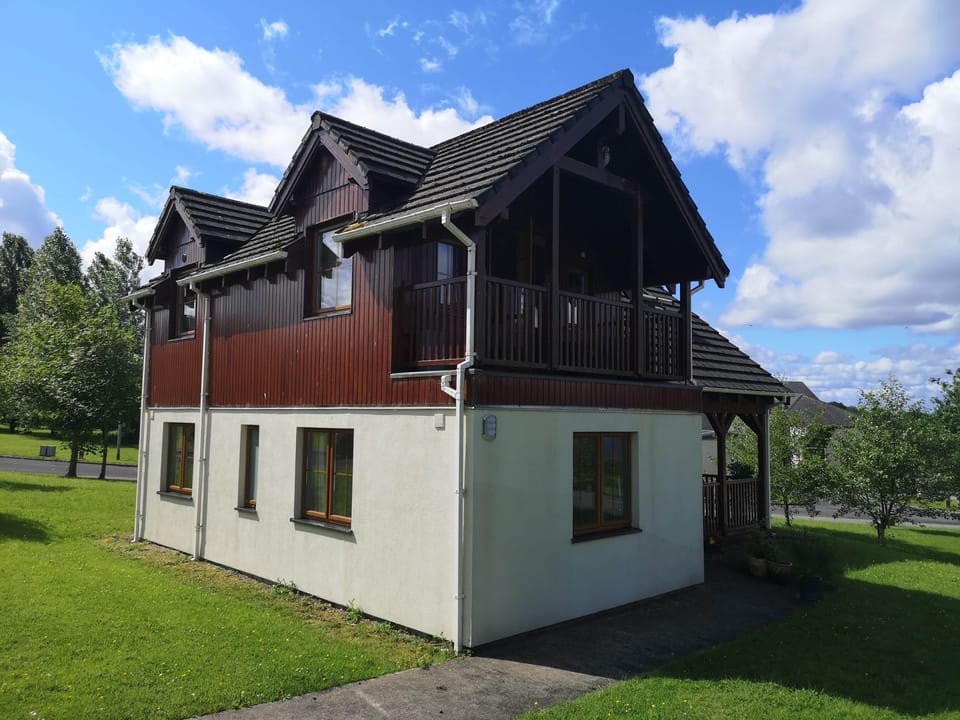 01 Front House
