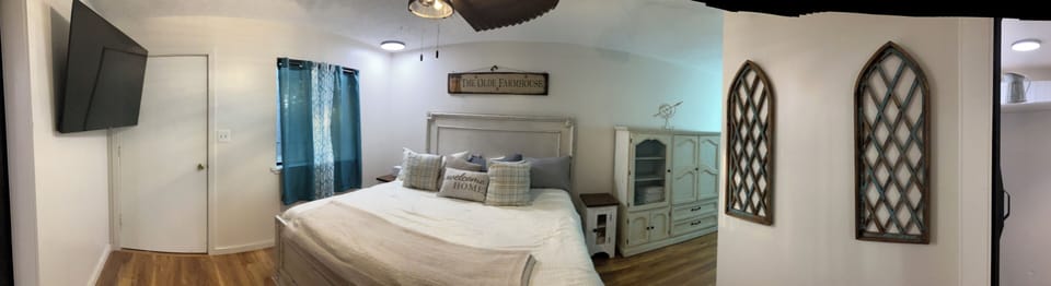 King size bed
