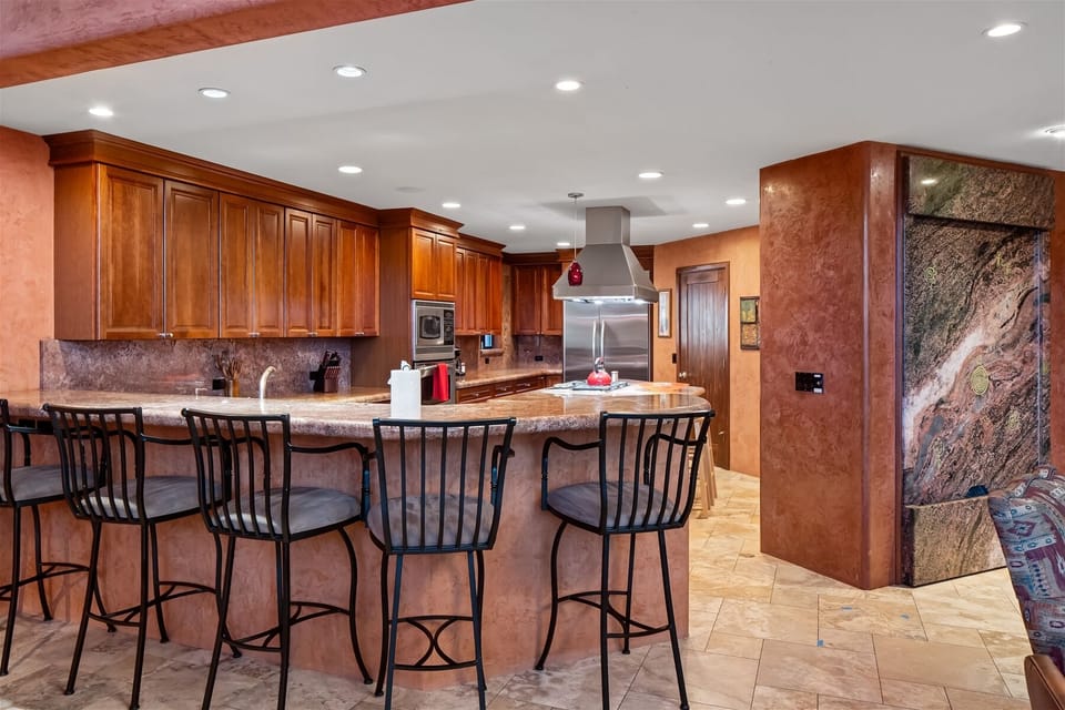 Large, spacious, and well-stocked kitchen