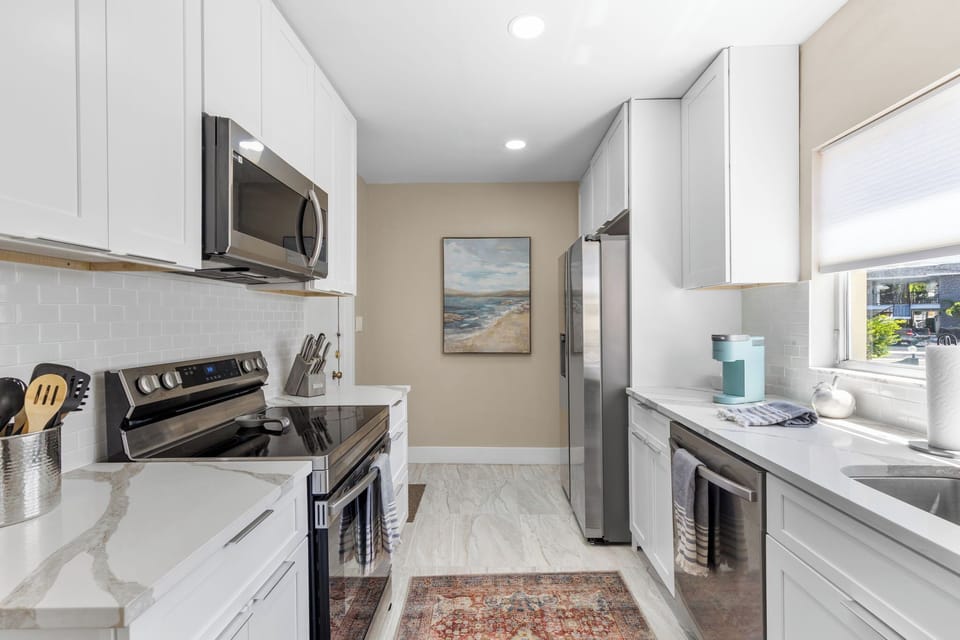 Full kitchen